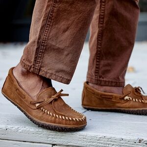 Minnetonka Tie Tread Loafer, size 10men’s